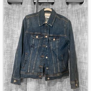 EUC women’s old navy denim jacket. Size large